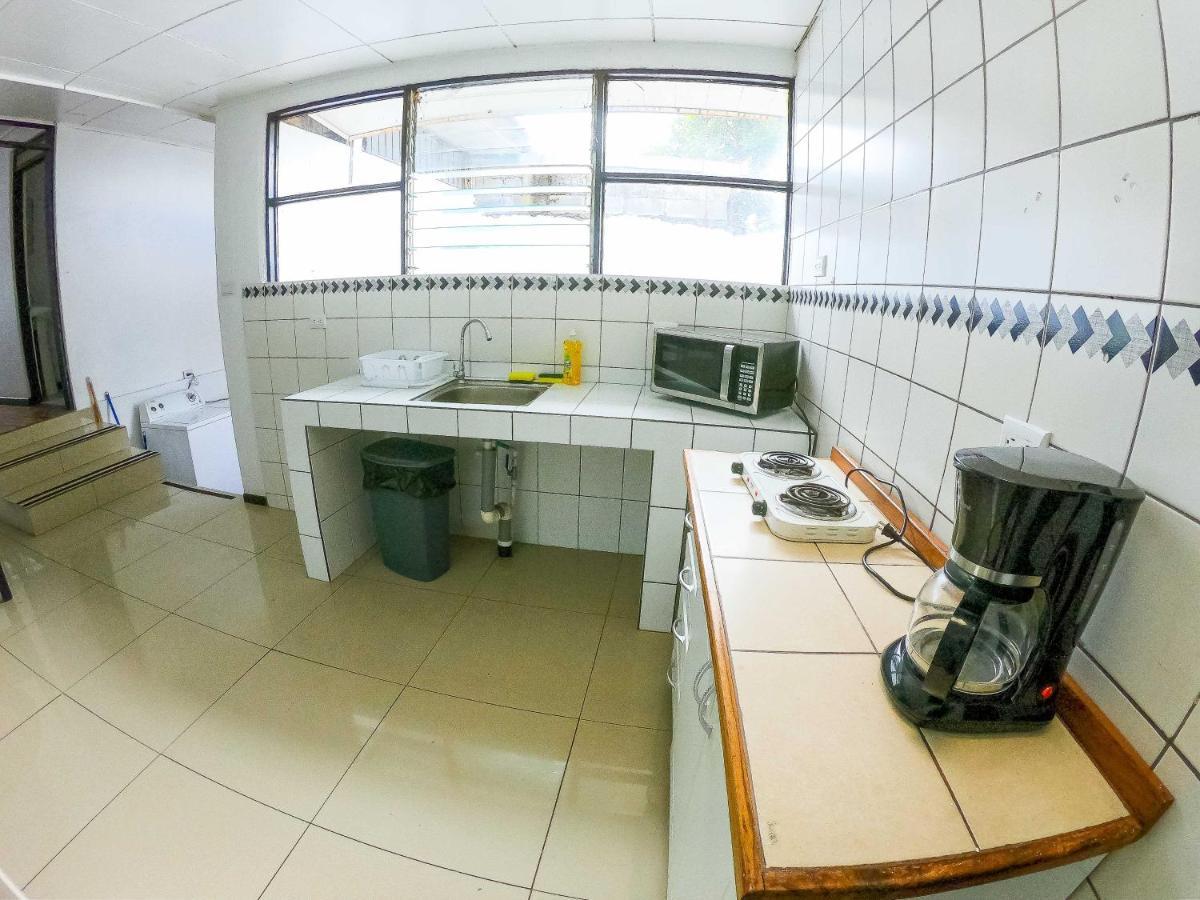 5 Min From The Airport - Perfect Stop Alajuela Ngoại thất bức ảnh