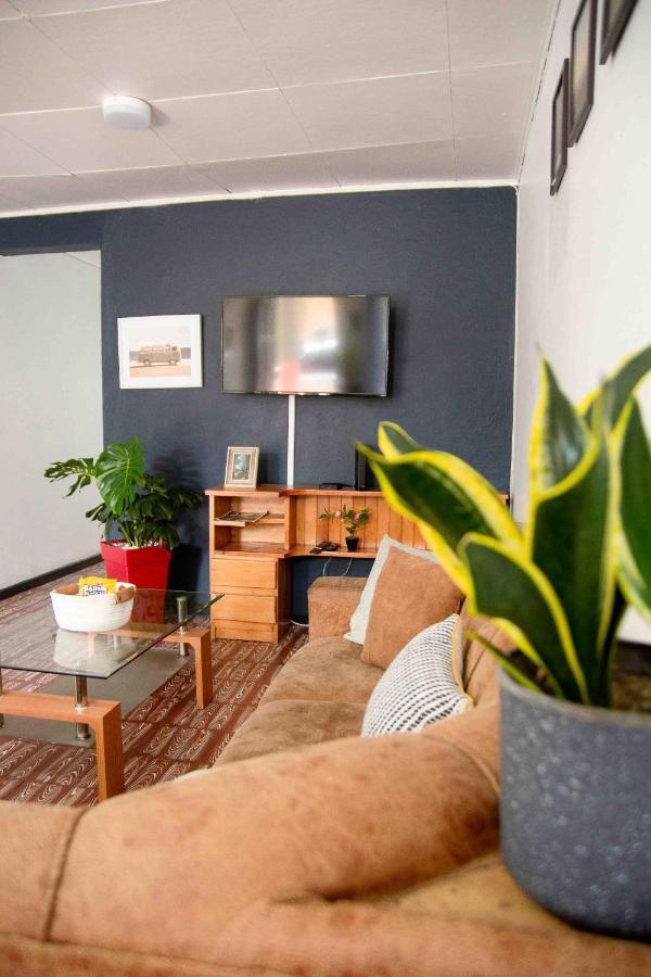 5 Min From The Airport - Perfect Stop Alajuela Ngoại thất bức ảnh