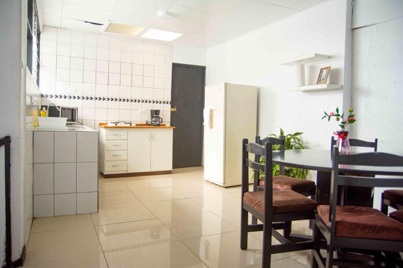 5 Min From The Airport - Perfect Stop Alajuela Ngoại thất bức ảnh